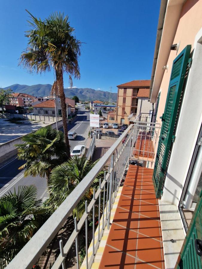 Ferienwohnung Palm House Albenga Exterior foto